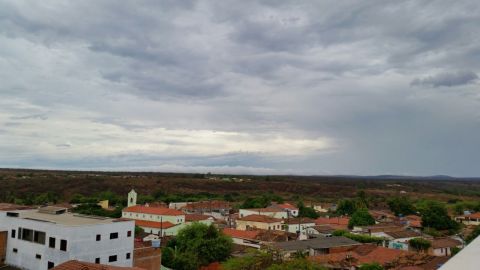 Chuva causa instabilidade na telefonia móvel e quedas de energia na região