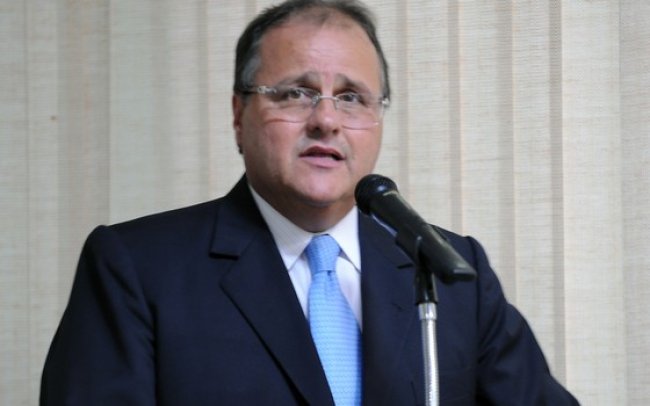 Geddel decide deixar governo ainda nesta sexta para estancar crise política