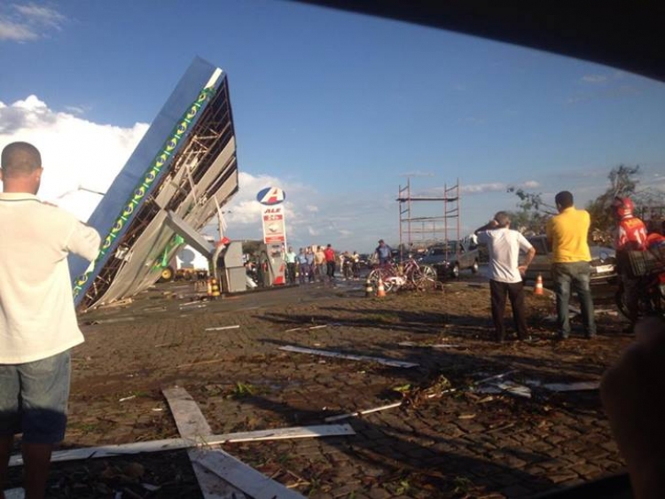 Taiobeiras: Chuva deixa cidade destruída e populares feridos, veja fotos