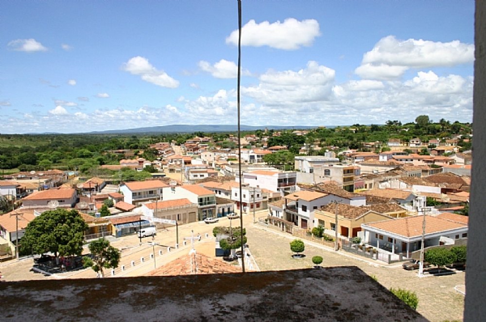 Condeúba:Confusão termina com tiros na praça Santo Antônio, na noite desse domingo