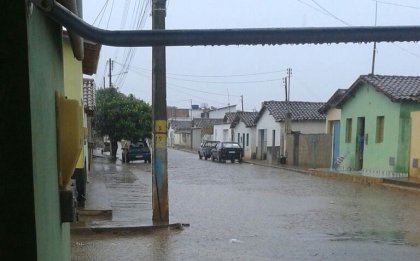 Tempo: Condeúba amanhece com chuva e previsão aponta mais para a semana